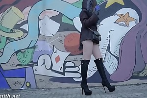 Jeny Smith pantyhose and overweening heels fetish tease