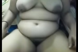 Married aunty showing say no near big boobs and pussy near me on cam1