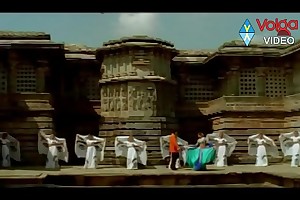 Suryavamsham Songs - Kila Kila Navve - Venkatesh  Meena - HD omphalos carnival