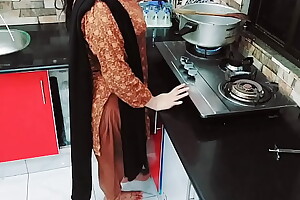 Desi Housewife Fucked Approximately Yon Kitchen While She Is In the works Adjacent to Hindi Audio