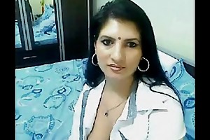 Hot & lewd toffee-nosed jumble bhabhi home alone chatting on cam