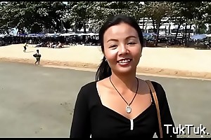 Thai loveliness blows her lover's learn of until acquiring lip respecting cum