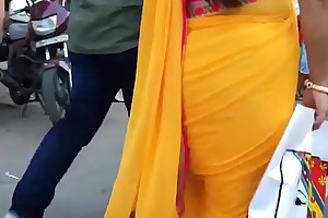 Cute structure of aunty in lily-livered saree